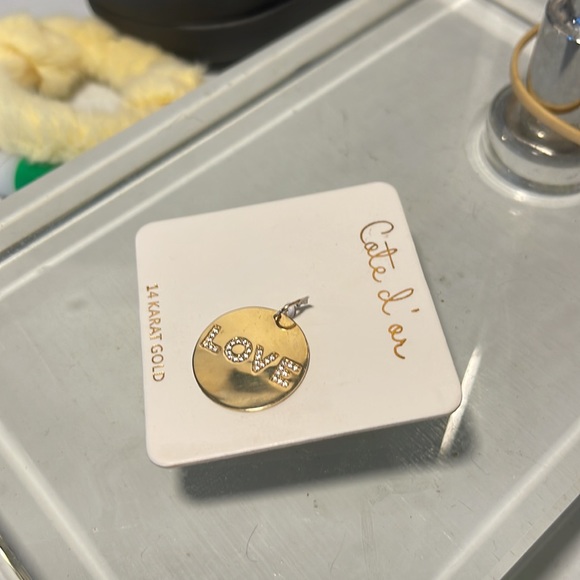 14Kt. gold disk charm,  nice size, the word “Love” is on the front! - Picture 3 of 7